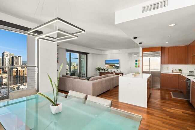 645 Front St San Diego, CA 92101