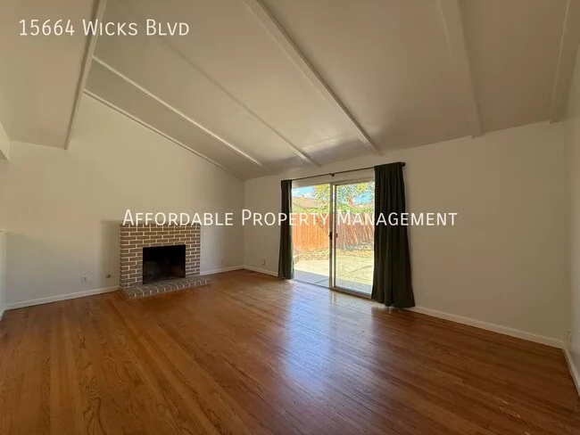 15664 Wicks Blvd photo 4