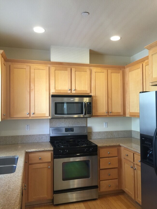 588 Amherst Terrace Sunnyvale, CA 94087 photo 3