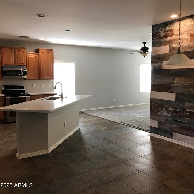 5244 W Maya Way Phoenix, AZ 85083 photo 4