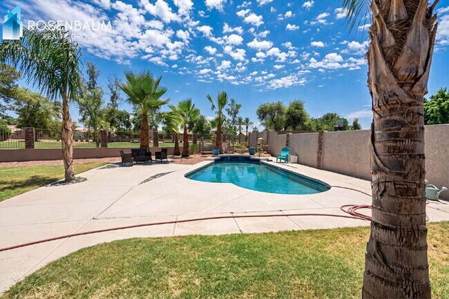 1855 W Mockingbird Dr Chandler, AZ 85286 photo 4