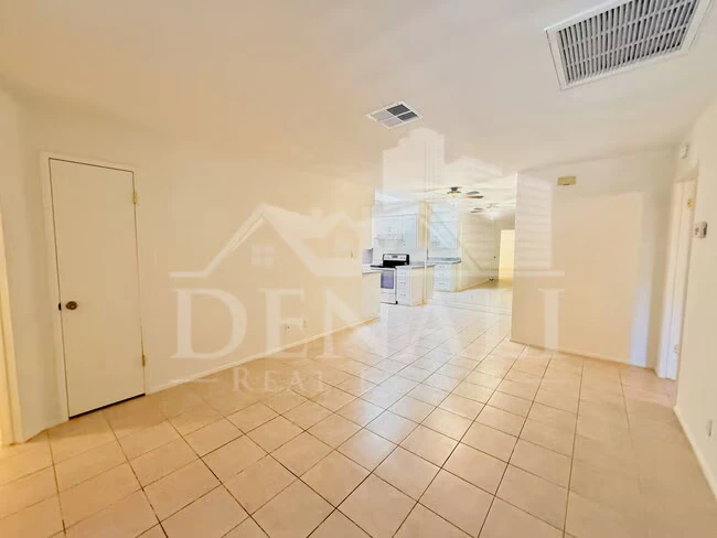 93 N Cooper Rd Chandler, AZ 85225 photo 3