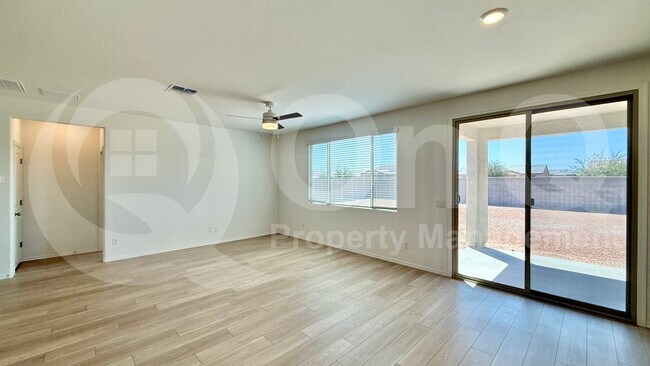1444 E Edwin St Casa Grande, AZ 85122 photo 3