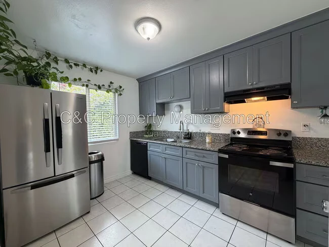 7099 Russan Ln Lemon Grove, CA 91945 photo 2