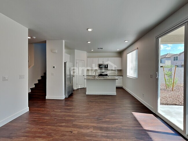 6619 S 42nd Dr Phoenix, AZ 85041 photo 5