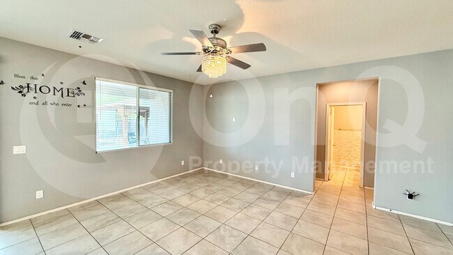 10204 W Lawrence Ln Peoria, AZ 85345 photo 5