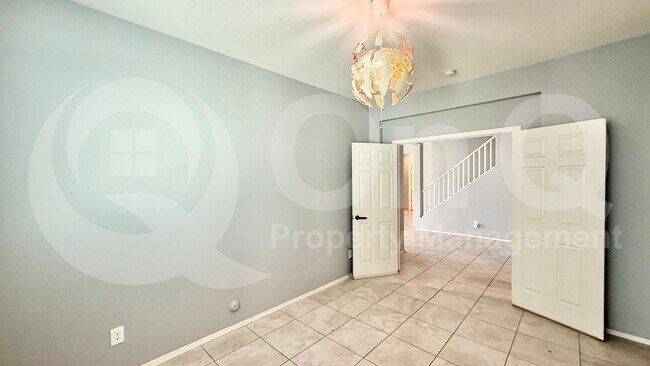 10204 W Lawrence Ln Peoria, AZ 85345 photo 3