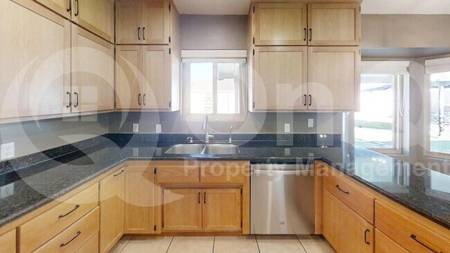 470 E Juanita Ave Gilbert, AZ 85234 photo 4