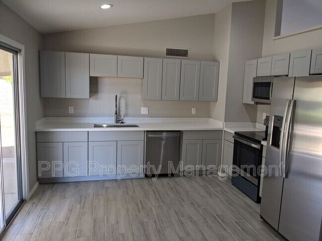 7231 W Sierra St Peoria, AZ 85345 photo 5