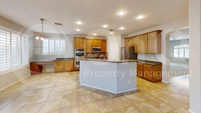 3114 W Languid Ln Phoenix, AZ 85086 photo 2