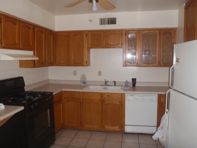 4207 N 74th Dr Phoenix, AZ 85033 photo 5