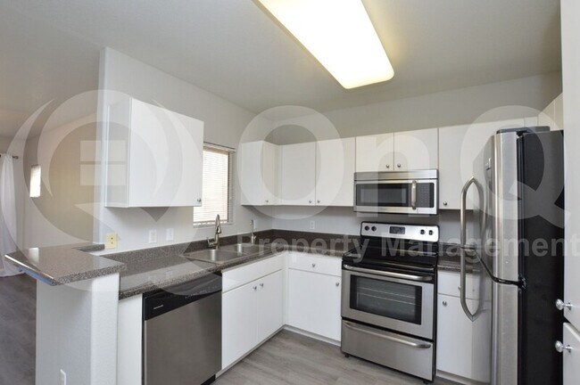 1295 N Ash St Gilbert, AZ 85233 photo 4