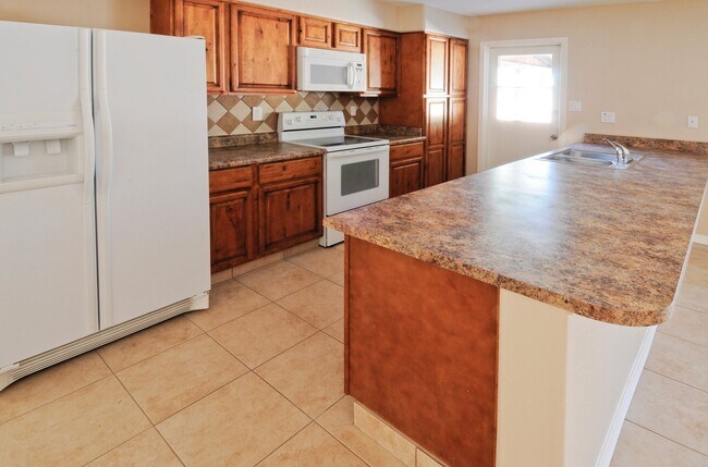 2417 S Newberry Rd Tempe, AZ 85282 photo 3