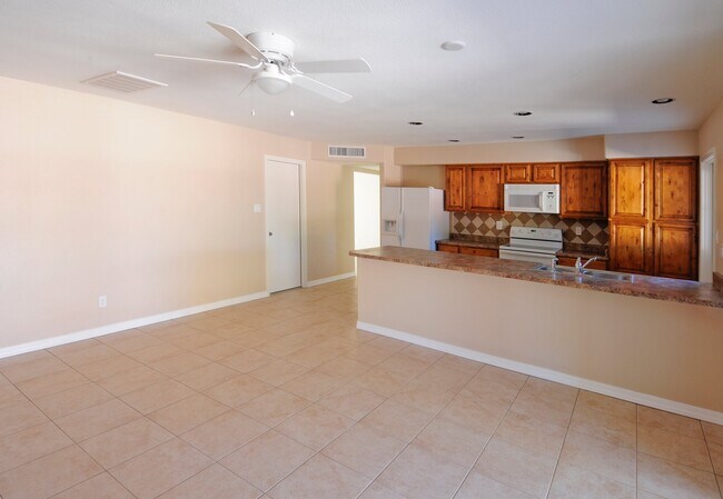 2417 S Newberry Rd Tempe, AZ 85282 photo 4