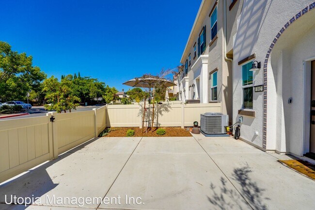 143 Avenida Chapala San Marcos, CA 92069 photo 3