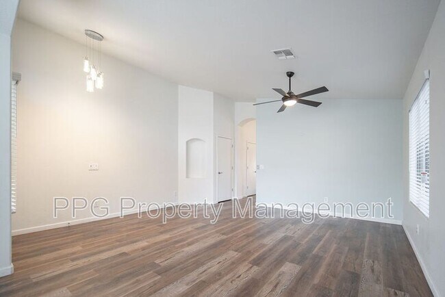 15743 N 165th Ln Surprise, AZ 85388 photo 4