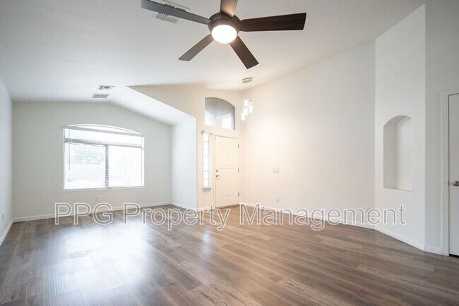 15743 N 165th Ln Surprise, AZ 85388 photo 3