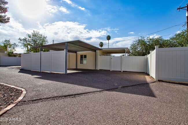 4491 N 21st St Phoenix, AZ 85016 photo 5