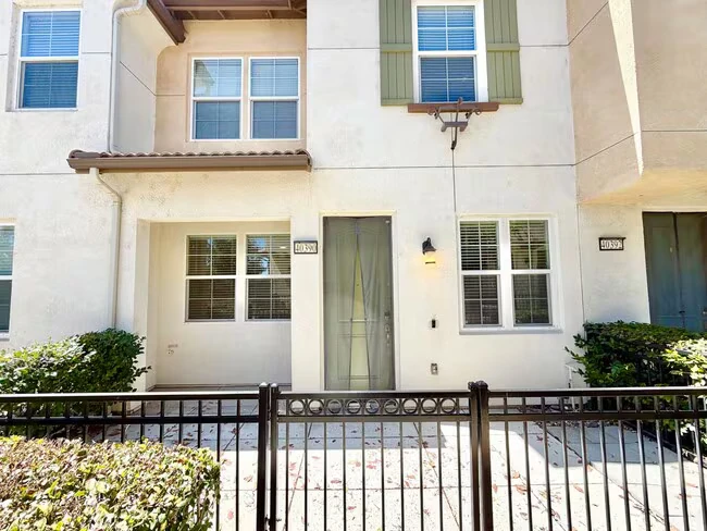 40390 Calle Real Murrieta, CA 92563