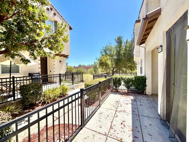 40390 Calle Real Murrieta, CA 92563 photo 3