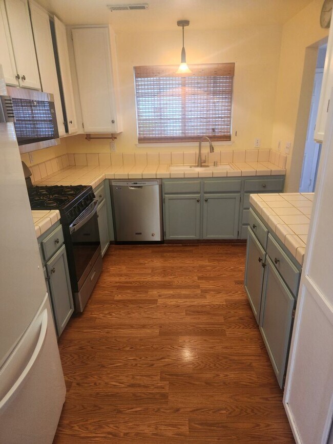 1750 Marlow Rd Santa Rosa, CA 95401 photo 5