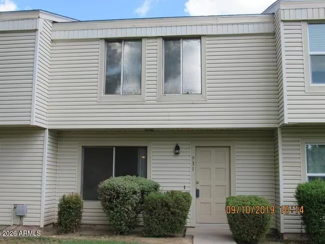 731 E Vaughn Dr photo 3
