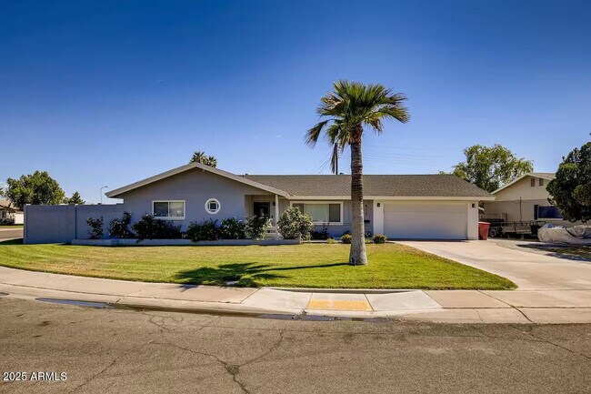 8115 E Edgemont Ave Scottsdale, AZ 85257 photo 3
