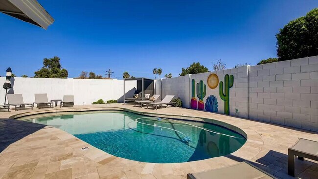 8115 E Edgemont Ave Scottsdale, AZ 85257 photo 2