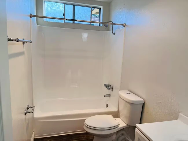 Oak Valley Apartments photo 5