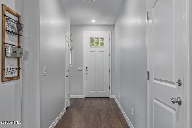 16611 W Sierra St photo 3