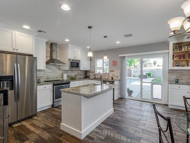 2541 E Fairmount Ave Phoenix, AZ 85016 photo 4