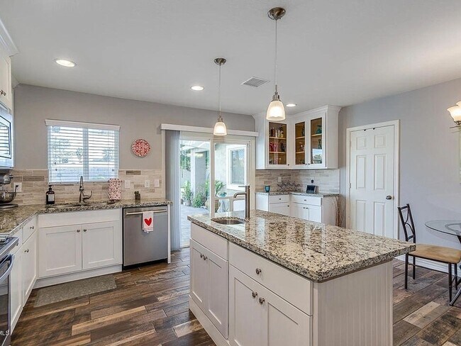 2541 E Fairmount Ave Phoenix, AZ 85016 photo 2