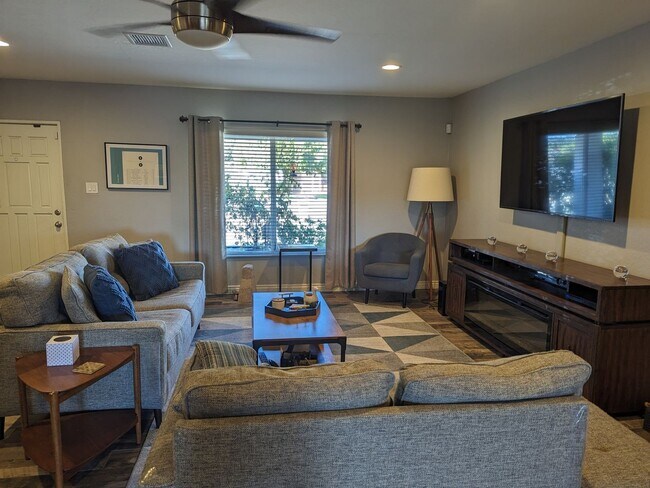 2541 E Fairmount Ave Phoenix, AZ 85016 photo 5