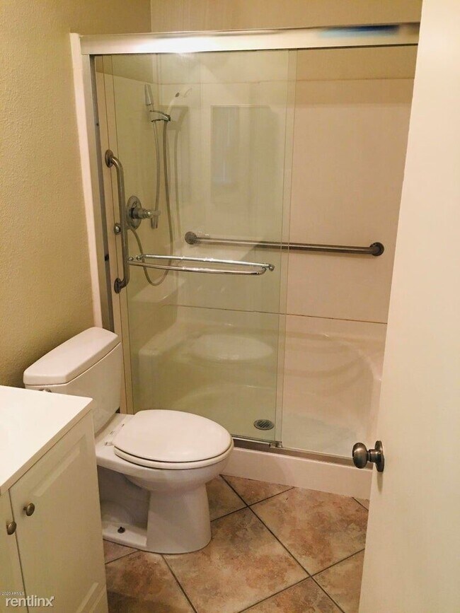 1233 E Mission Ln Phoenix, AZ 85020 photo 5
