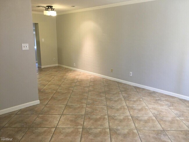 1233 E Mission Ln Phoenix, AZ 85020 photo 2