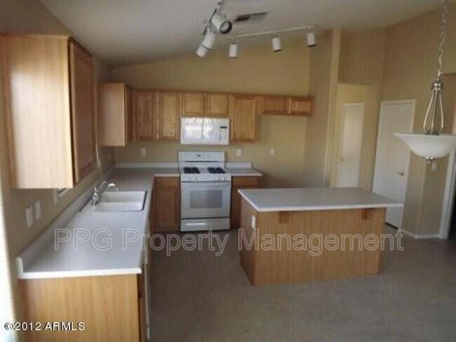 9328 W Monroe St Peoria, AZ 85345 photo 4