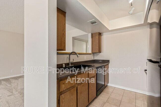 616 S Hardy Dr Tempe, AZ 85281 photo 4