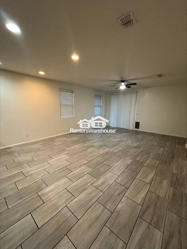 7643 W Fetlock Trail Peoria, AZ 85383 photo 3