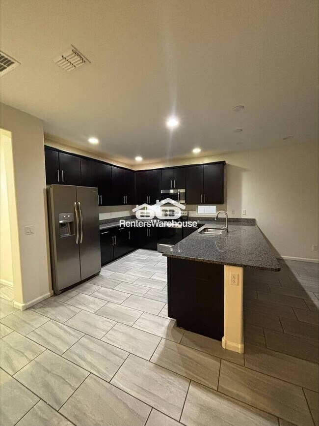 7643 W Fetlock Trail Peoria, AZ 85383 photo 5