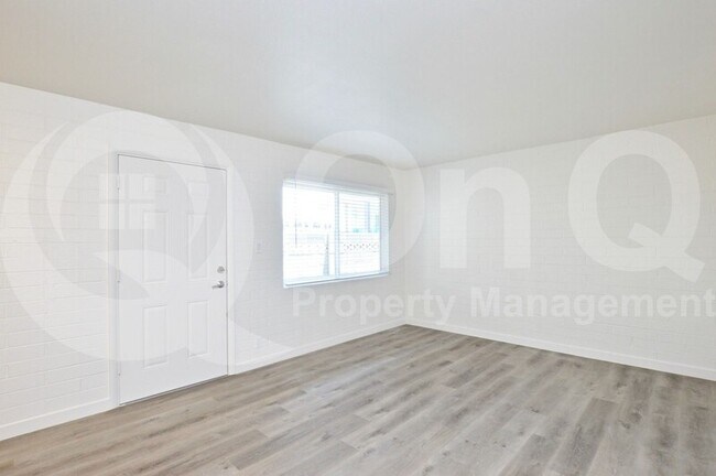 44 E Roanoke Ave Phoenix, AZ 85012 photo 5