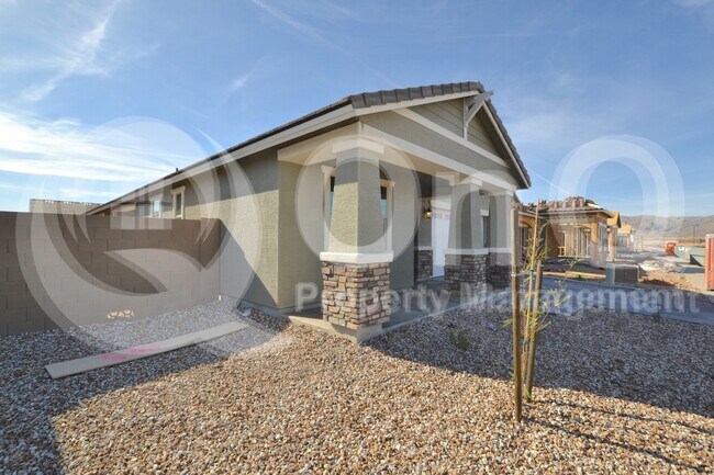 18847 W Desert Hls Dr Surprise, AZ 85388 photo 3