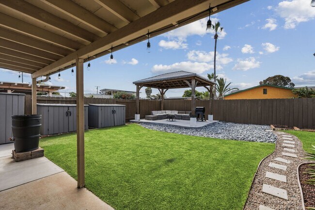 1127 Hemlock Ave Imperial Beach, CA 91932 photo 2