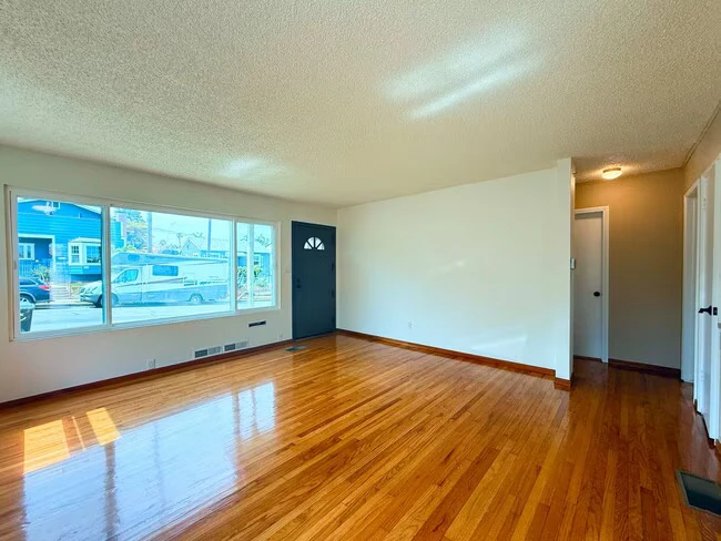 4534 Muir Ave San Diego, CA 92107 photo 5