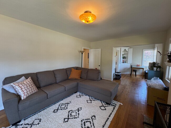 919 Santa Clara Ave Alameda, CA 94501 photo 4