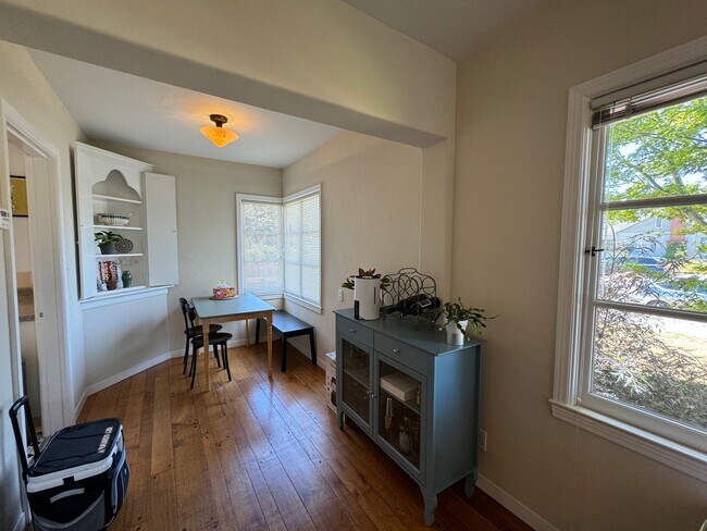 919 Santa Clara Ave Alameda, CA 94501 photo 5