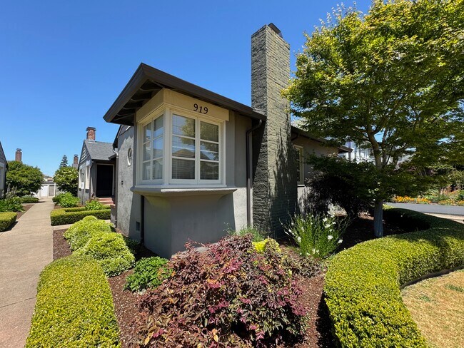 1BR/1BA Apartment on Santa Clara Ave · Alameda photo 3