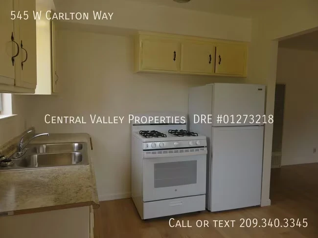 545 W Carlton Way photo 3