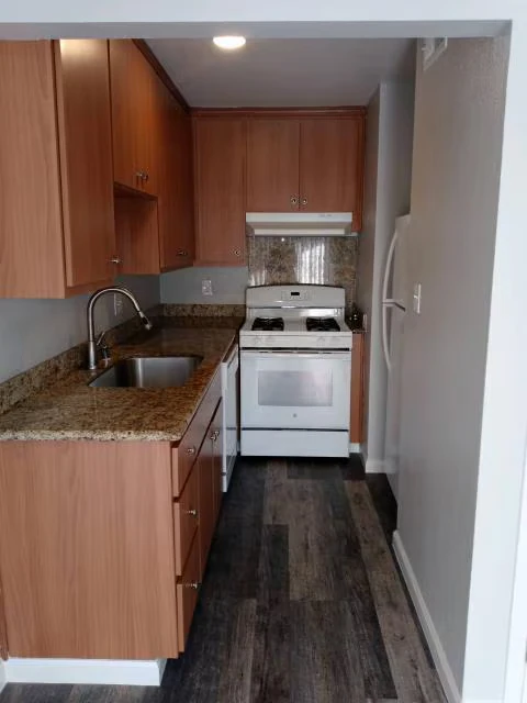 Bart Plaza Apartments photo 3
