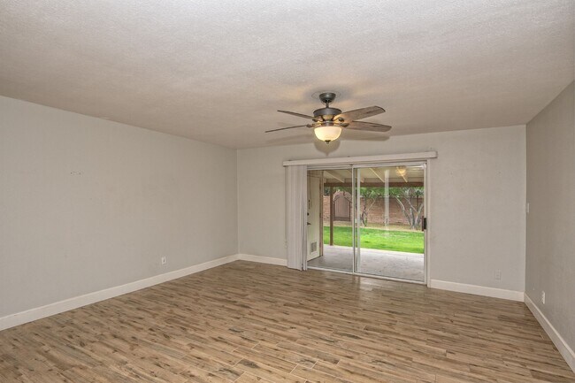 1801 N 73rd Pl Scottsdale, AZ 85257 photo 4
