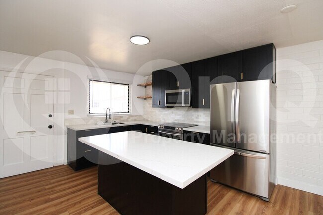 7129 W Meadowbrook Ave Phoenix, AZ 85033 photo 3